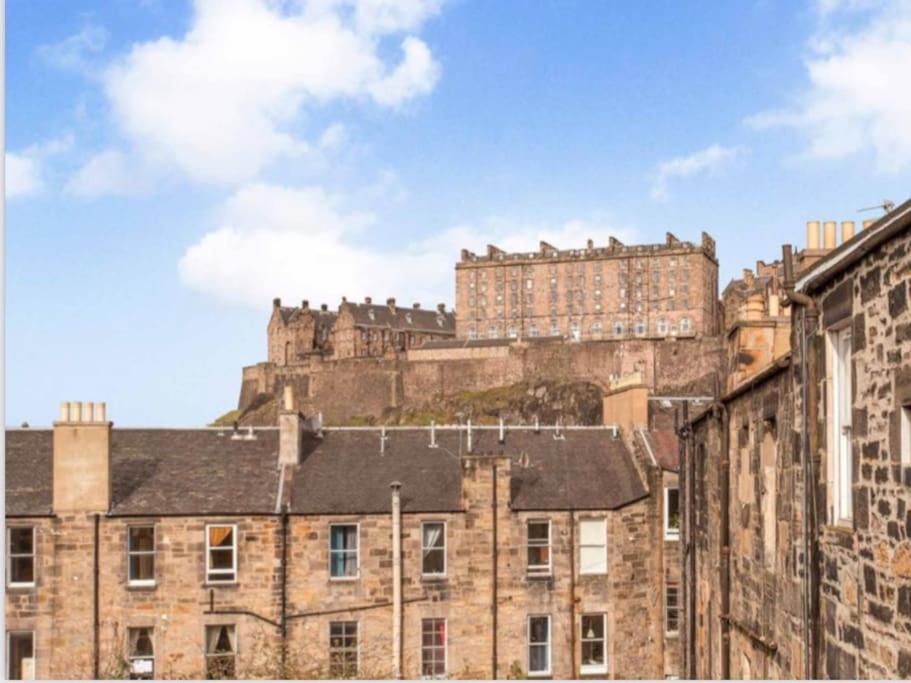 Large 4 Bed Apartment Edinburgh Exterior photo