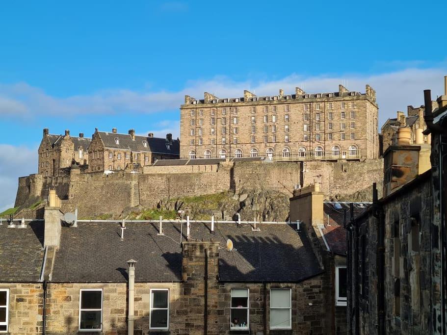 Large 4 Bed Apartment Edinburgh Exterior photo
